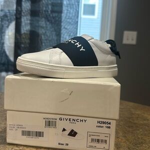 Boys Givenchy sneaker